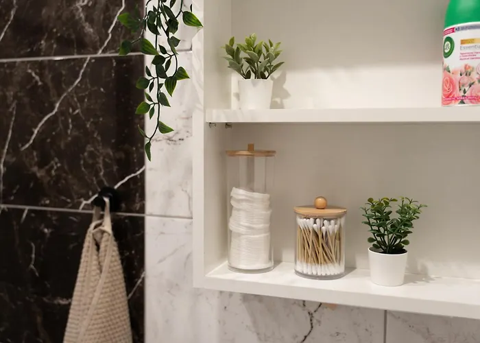 Park-view With Free Parking - 15min To Old Town Apartment *