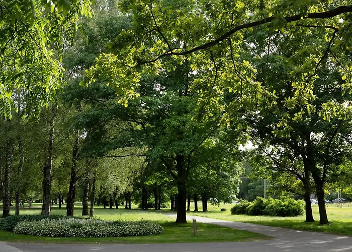 Park-view With Free Parking - 15min To Old Town Riga