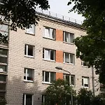 Park-view With Free Parking - 15min To Old Town Apartment *